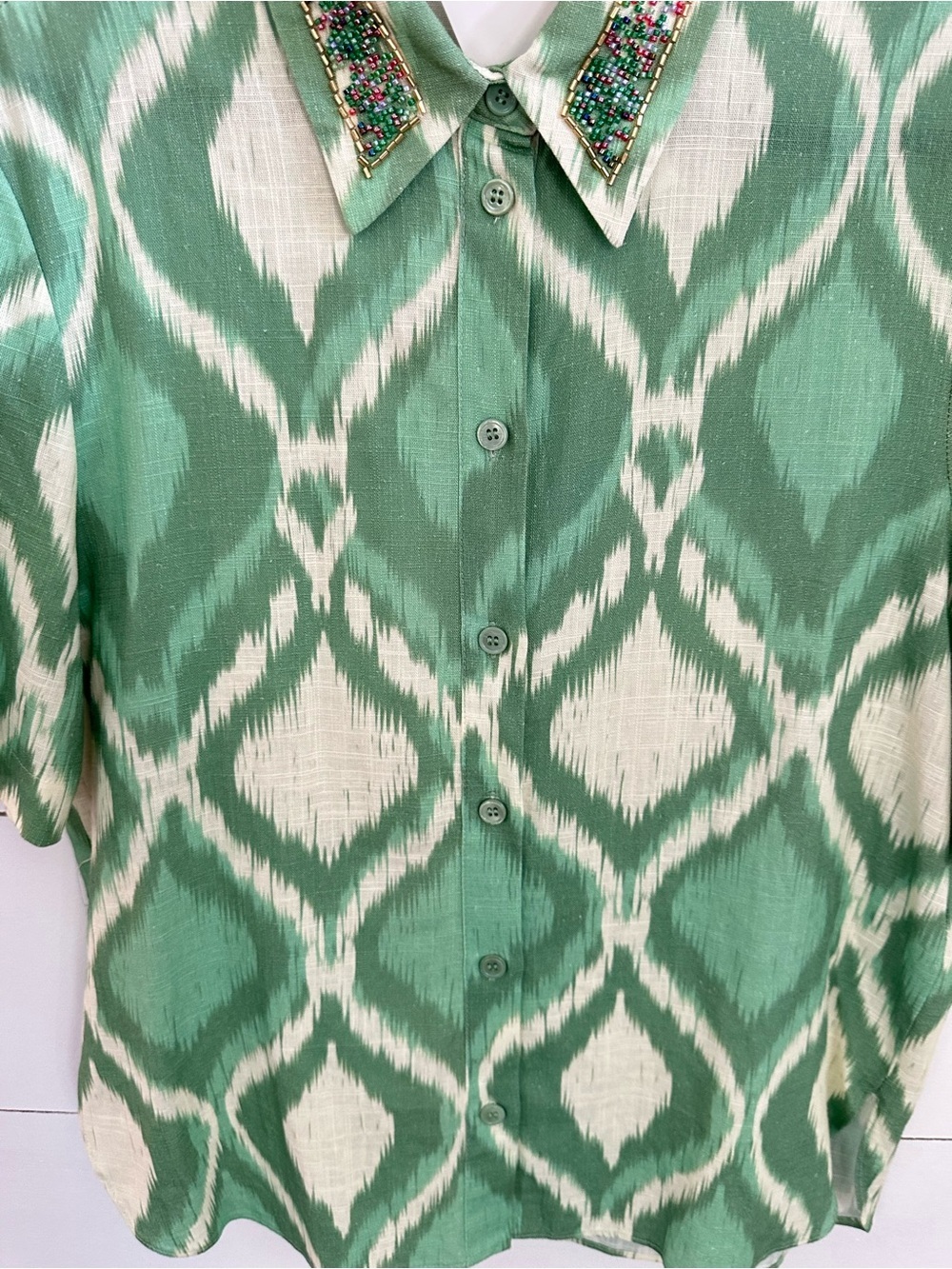 NEW Zara M Ikat green linen blend beaded hidden button contemporary blouse boho - Picture 7 of 14
